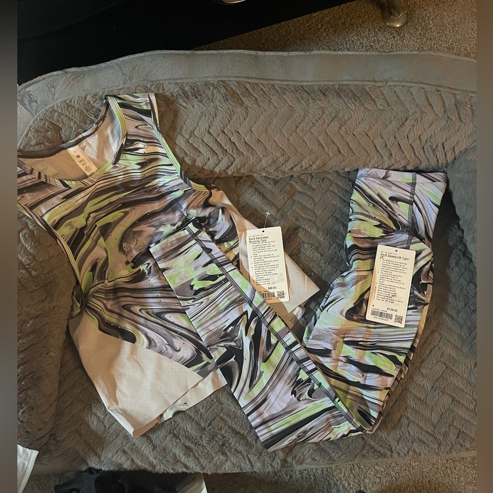 Lululemon nwt size 4 set